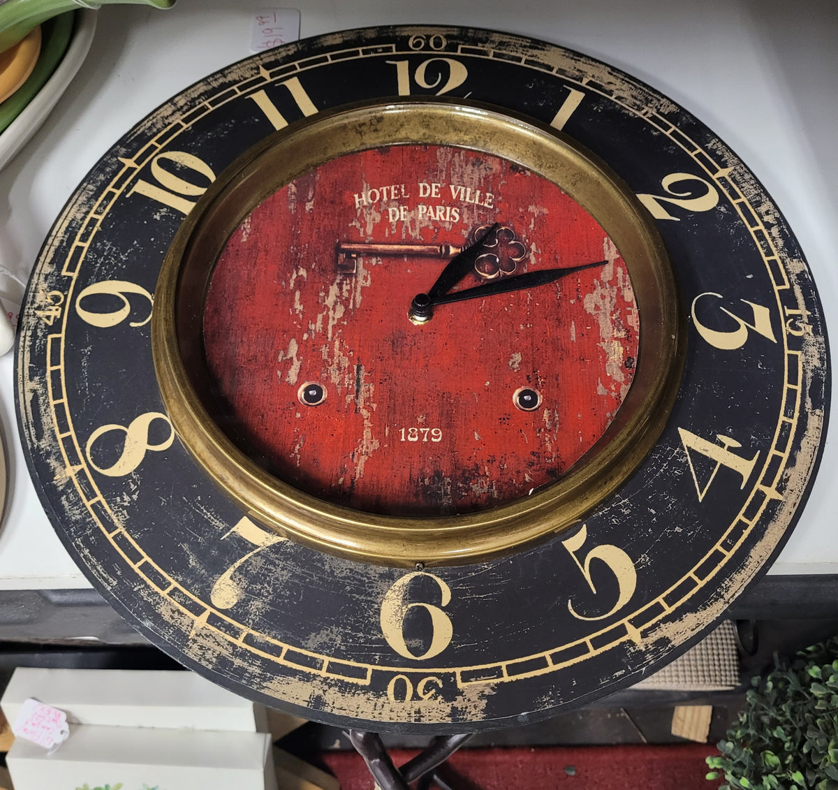 Hotel de villa clock