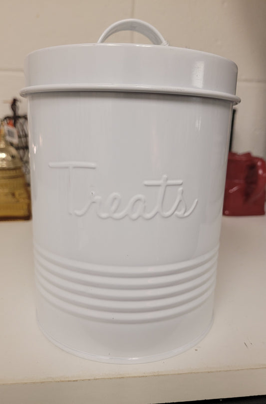 Treat can