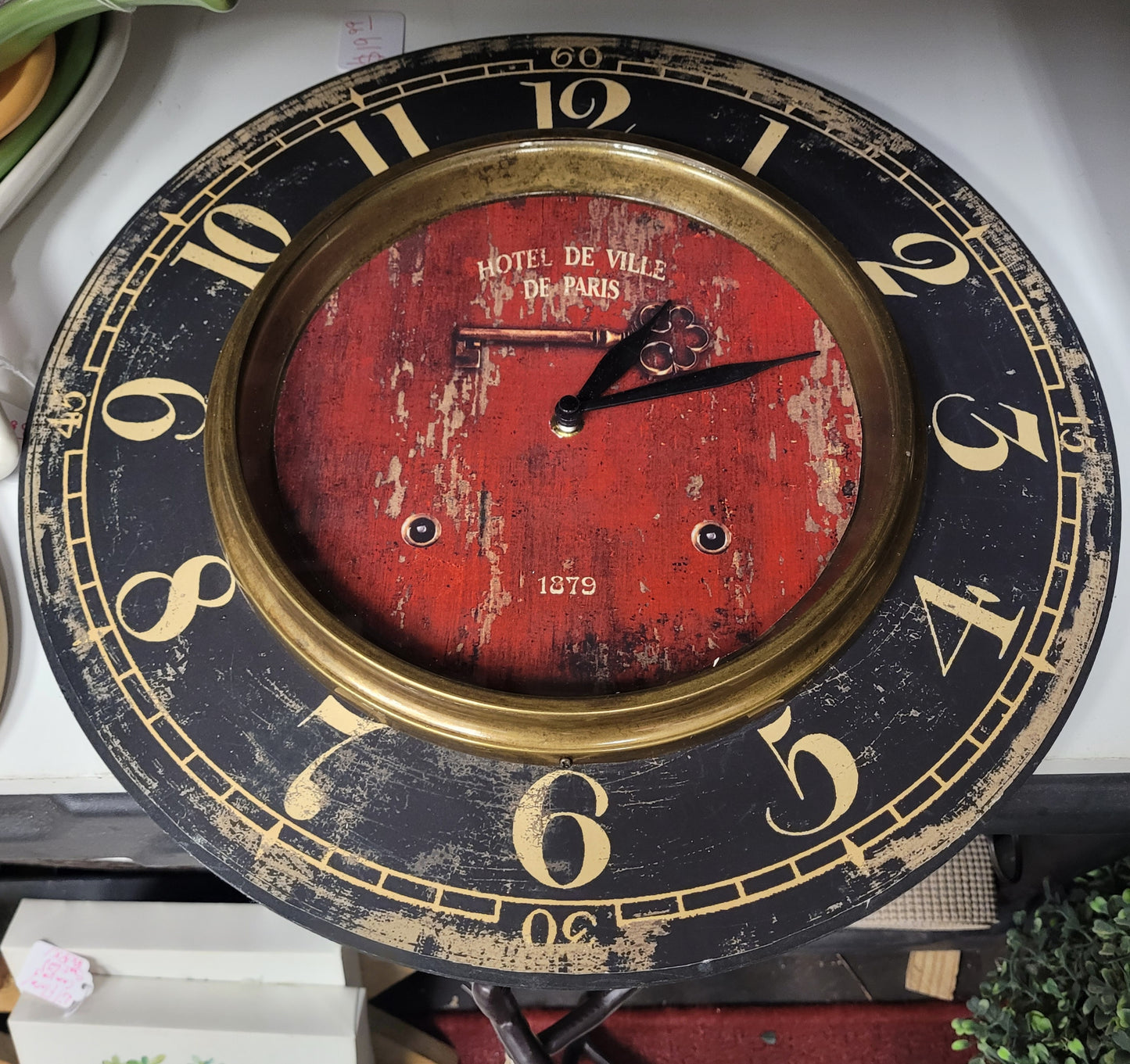 Hotel de villa clock