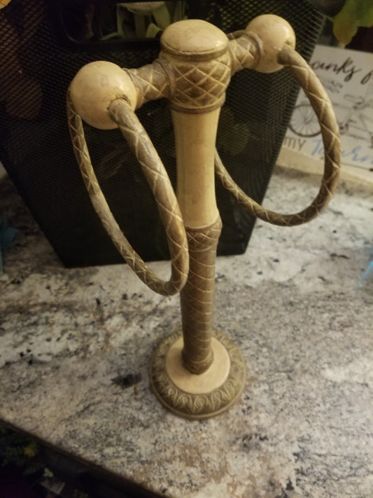 Hand towel holder